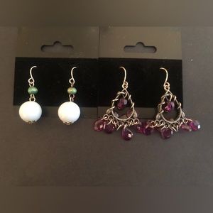 2 pairs of Earrings